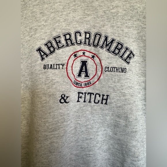 Abercrombie & Fitch Crewneck - Picture 2 of 2